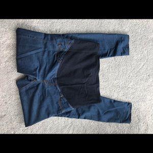 H&M maternity jeans, super soft and comfy